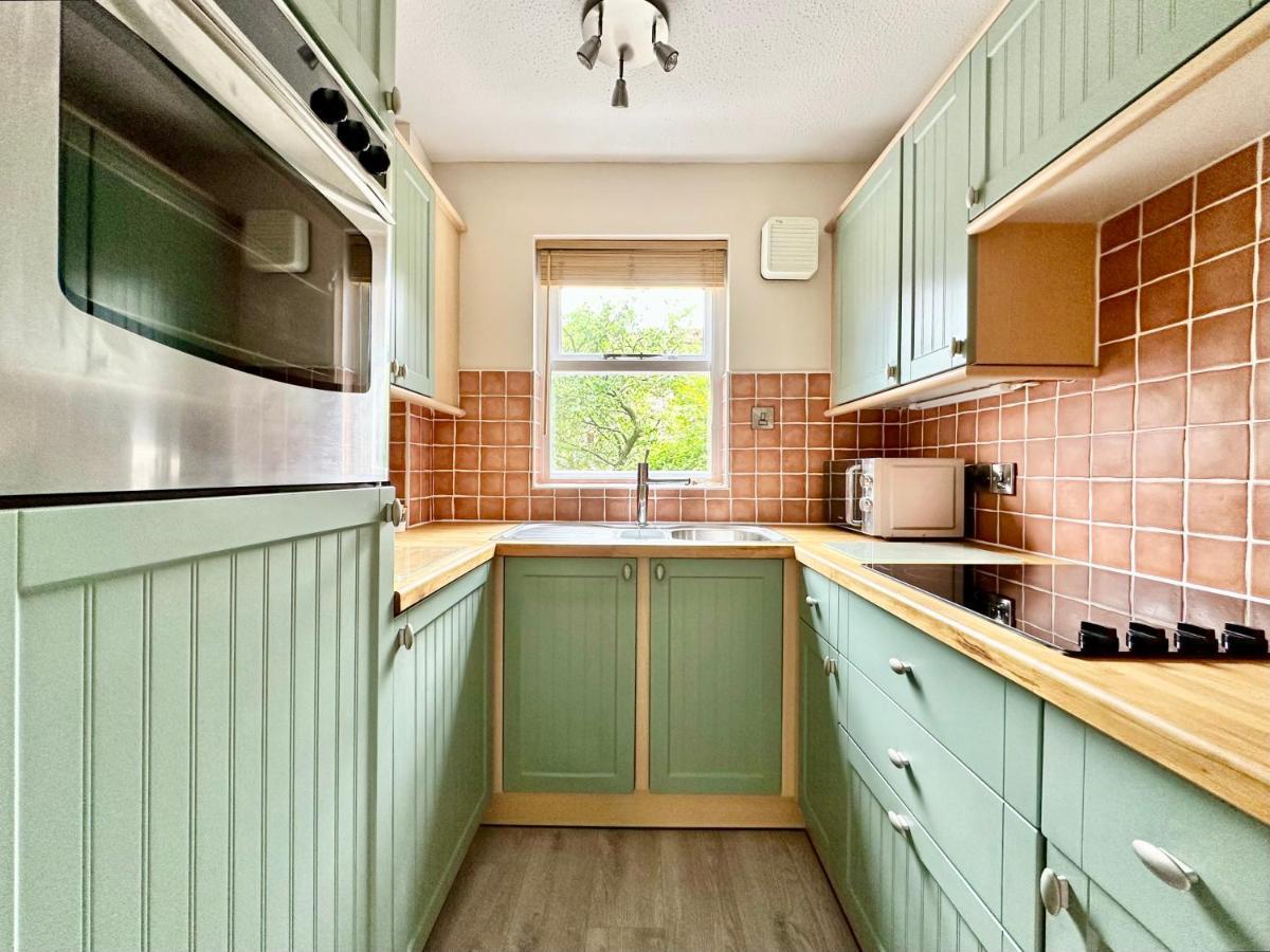 Cherry Blossom Cottage York Ngoại thất bức ảnh