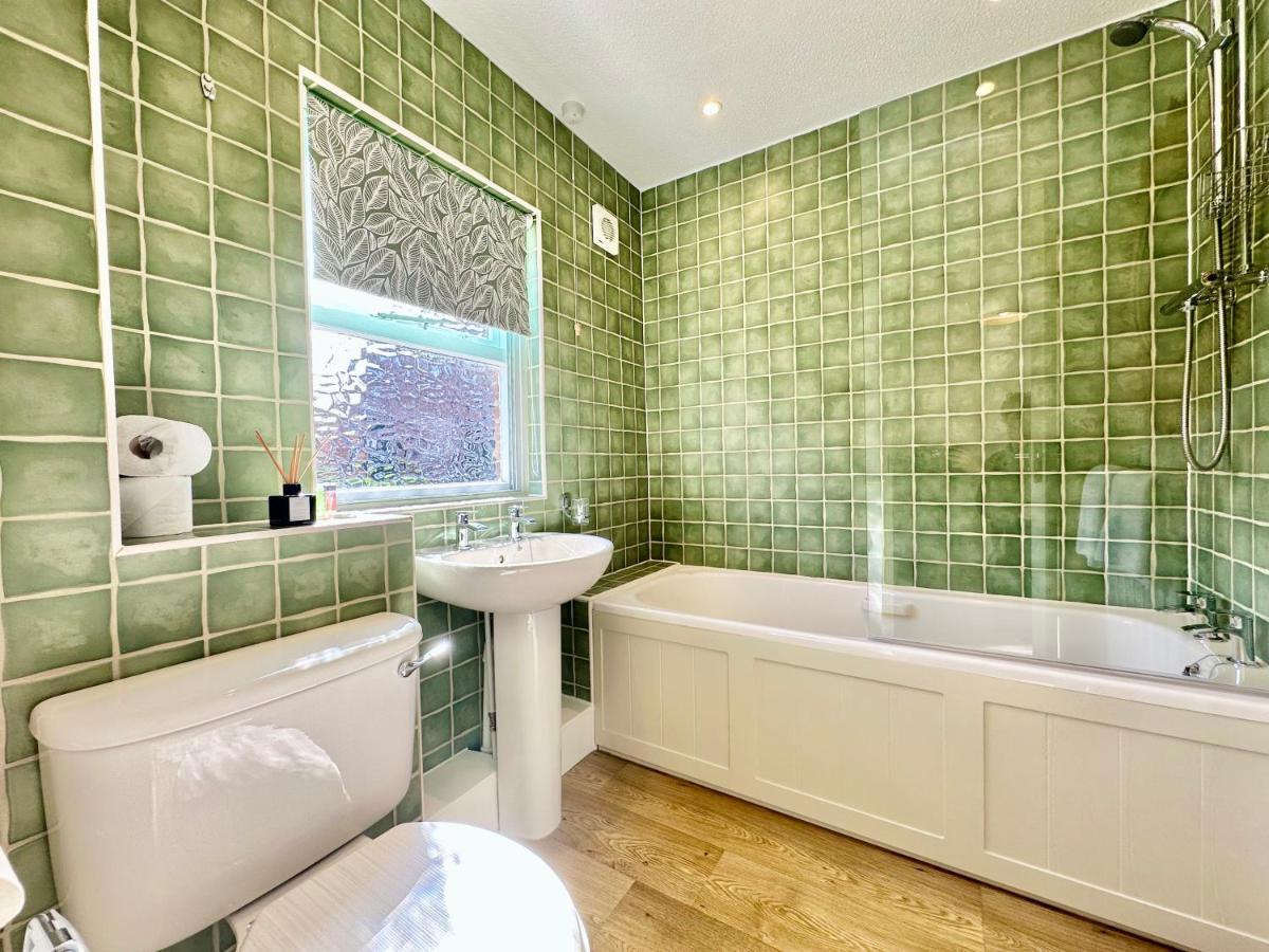 Cherry Blossom Cottage York Ngoại thất bức ảnh