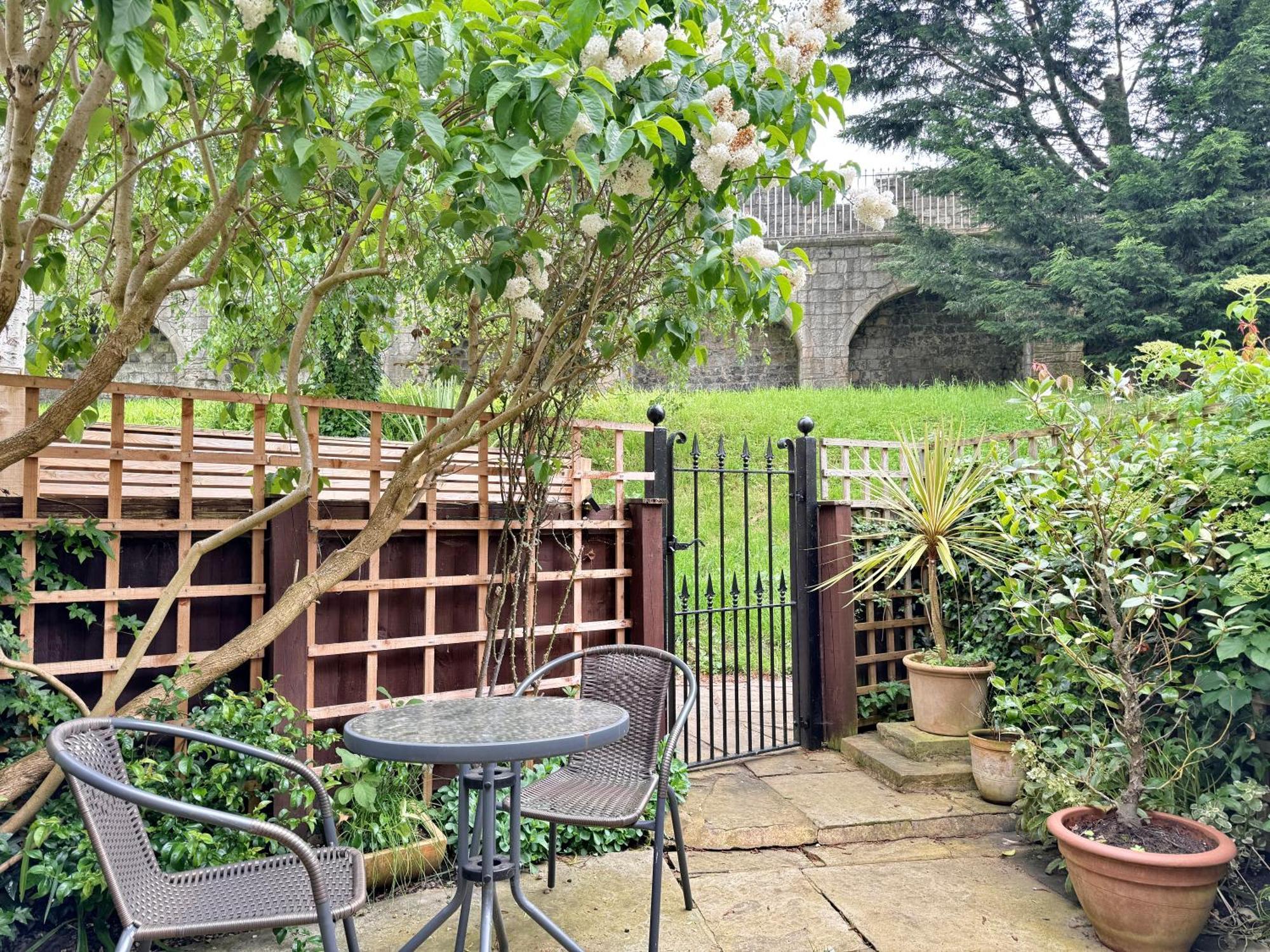 Cherry Blossom Cottage York Ngoại thất bức ảnh