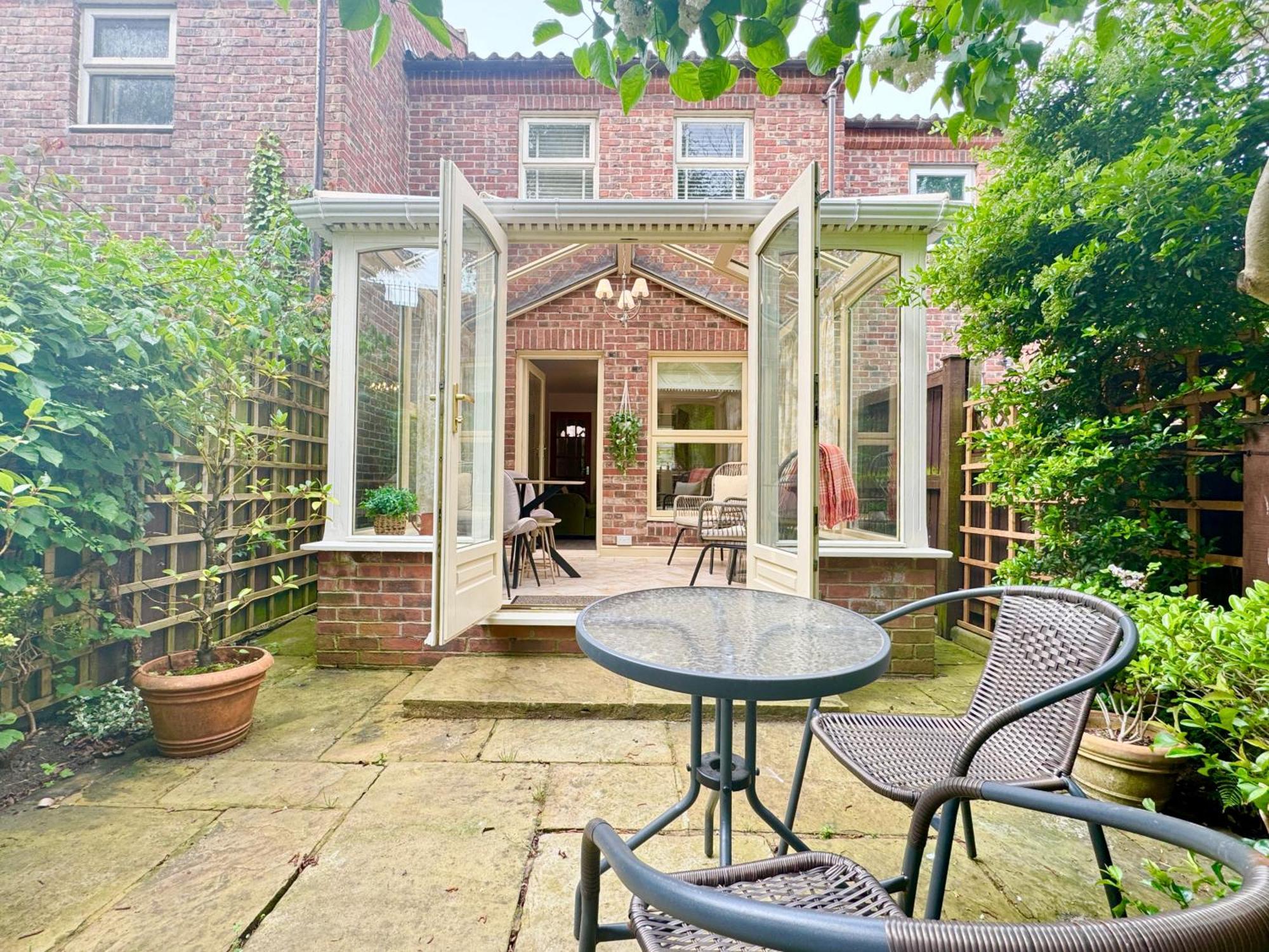Cherry Blossom Cottage York Ngoại thất bức ảnh
